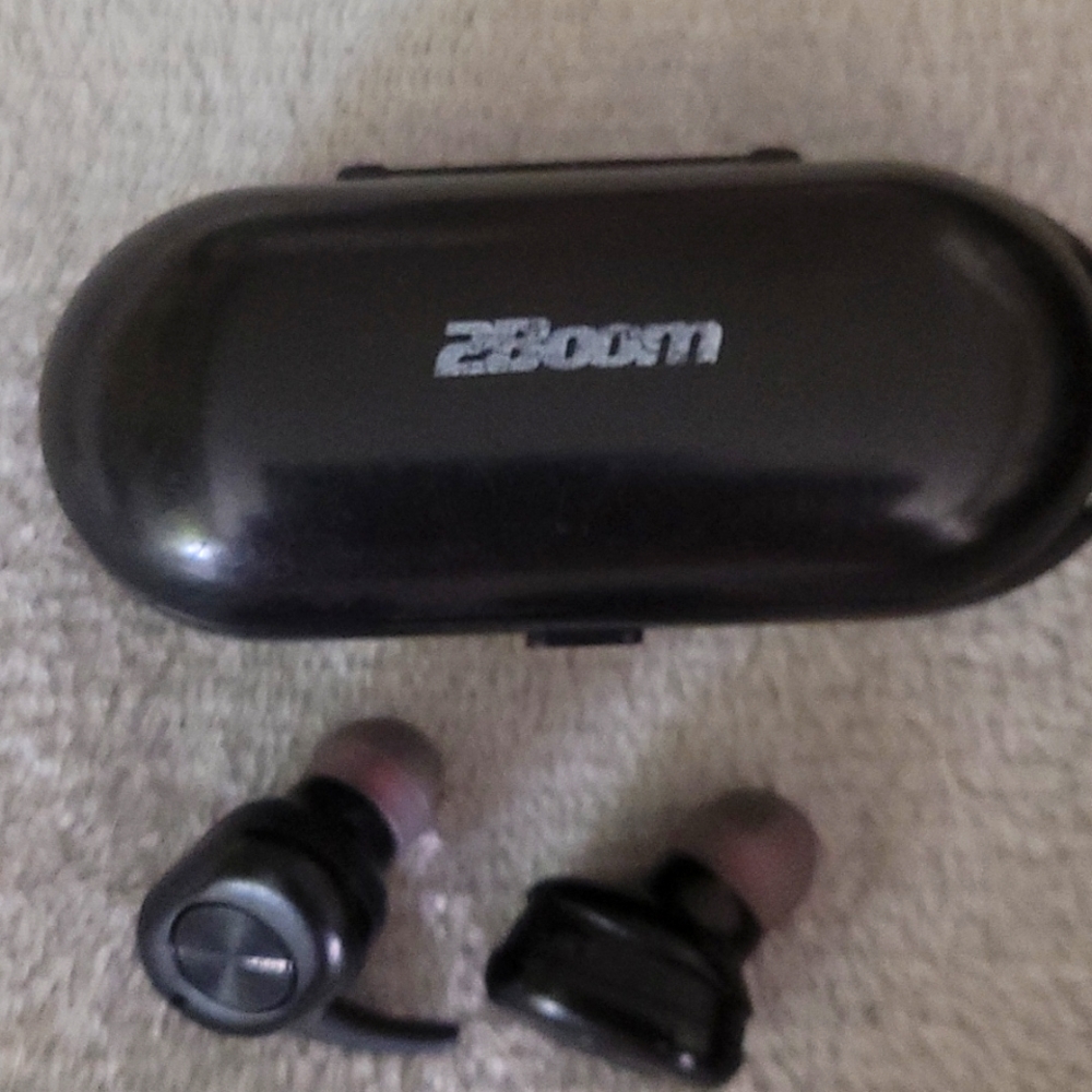 Bluetooth earbuds